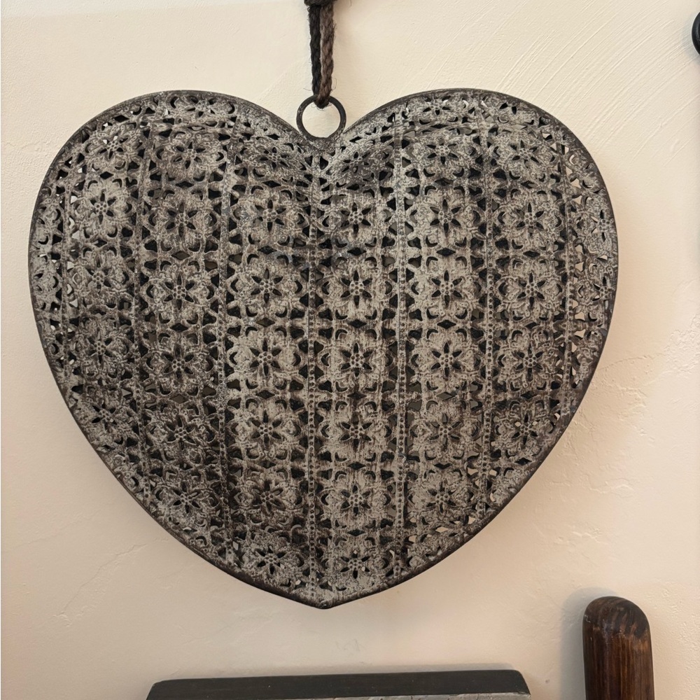 Filigree Metal Heart Wall Hanging